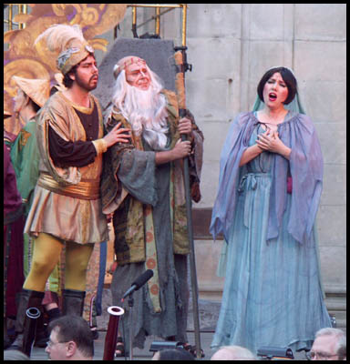 Turandot-03a.jpg (64024 bytes)